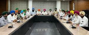 SKM Meeting : ਮੰਗਾਂ ਨਾ ਮੰਨੀਆਂ ਤਾਂ ਪੰਜਾਬ ਸਰਕਾਰ ਵਿਰੁੱਧ ਸਖ਼ਤ ਐਕਸ਼ਨ ਲੈਣ ਲਈ ਮਜਬੂਰ ਹੋਵਾਂਗੇ, ਕਿਸਾਨ ਆਗੂਆਂ ਨੇ ਕੀਤਾ ਵੱਡਾ ਐਲਾਨ