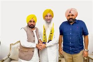 ਸ਼੍ਰੋਮਣੀ ਅਕਾਲੀ ਦਲ ਨੂੰ ਵੱਡਾ ਝਟਕਾ: ਇੱਕ ਹੋਰ ਟਕਸਾਲੀ ਪਰਿਵਾਰ ਆਮ ਆਦਮੀ ਪਾਰਟੀ ’ਚ ਸ਼ਾਮਲ, ਮੁੱਖ ਮੰਤਰੀ ਮਾਨ ਨੇ ਕਰਵਾਈ ਪਾਰਟੀ ਜੁਆਇਨ