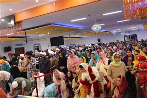 ਆਕਲੈਂਡ ਦੇ ਗੁਰਦੁਆਰਾ ਸਾਹਿਬ 'ਚ ਪੁਰਾਤਨ ਮਰਿਆਦਾ ਨਾਲ ਮਨਾਇਆ ਗਿਆ 'ਬੰਦੀ ਛੋੜ ਦਿਵਸ',  ਰਾਗੀ ਜਥਿਆਂ ਨੇ ਇਲਾਹੀ ਬਾਣੀ ਨਾਲ ਸੰਗਤ ਨੂੰ ਕੀਤਾ ਨਿਹਾਲ