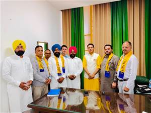 ਕਾਂਗਰਸੀ ਵਾਈਸ ਚੇਅਰਮੈਨ ਅਰੁਨ ਪਿੰਕਾ ਸਾਥੀਆਂ ਸਮੇਤ ‘ਆਪ’ ’ਚ ਸ਼ਾਮਲ