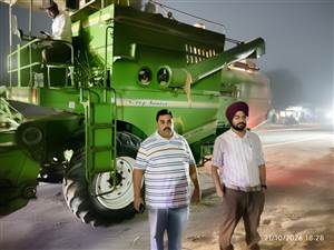 ਐੱਸ.ਡੀ.ਐੱਮ. ਨੇ ਰਾਤ ਸਮੇਂ ਝੋਨਾ ਵੱਢਦੀਆਂ ਦੋ ਕੰਬਾਈਨਾਂ ਰੋਕੀਆਂ