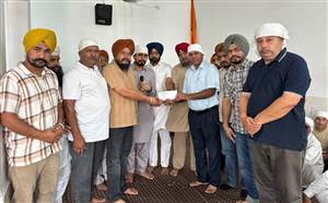 ਦਿਨੇਸ਼ ਚੱਢਾ ਵੱਲੋਂ ਸਿੰਘਪੁਰ ਤੇ ਮੁਕਾਰੀ ਦੀਆਂ ਪੰਚਾਇਤਾਂ ਨੂੰ ਗ੍ਰਾਂਟਾਂ ਜਾਰੀ