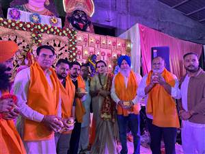33ਵੇਂ ਦੁਰਗਾ ਪੂਜਾ ਮਹਾ ਉਤਸਵ ’ਚ ਵਿਧਾਇਕ ਦਿਨੇਸ਼ ਚੱਢਾ ਨੇ ਕੀਤੀ ਸ਼ਿਰਕਤ