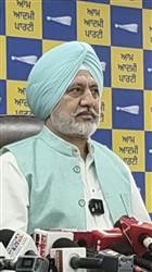 ਸਿਆਸੀ ਘਮਾਸਾਨ : ਬਲਤੇਜ ਪੰਨੂ ਦਾ ਕਾਂਗਰਸ 'ਤੇ ਵੱਡਾ ਹਮਲਾ, ਕਿਹਾ- 'ਆਪ' ਦੀਆਂ ਲੋਕ-ਭਲਾਈ ਸਕੀਮਾਂ ਬੰਦ ਕਰਨਾ ਚਾਹੁੰਦੀ ਹੈ ਕਾਂਗਰਸ