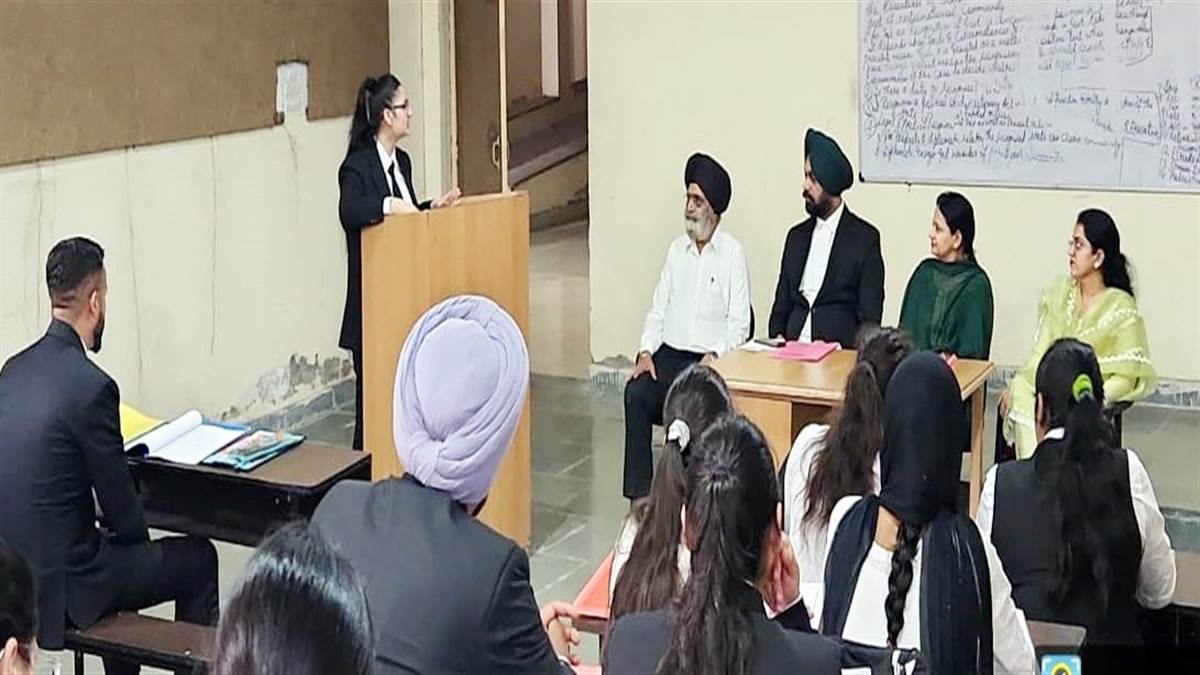 ਖ਼ਾਲਸਾ ਕਾਲਜ ਲਾਅ 'ਚ ਸਿਵਲ ਮੂਟ ਕੋਰਟ ਕਰਵਾਈ