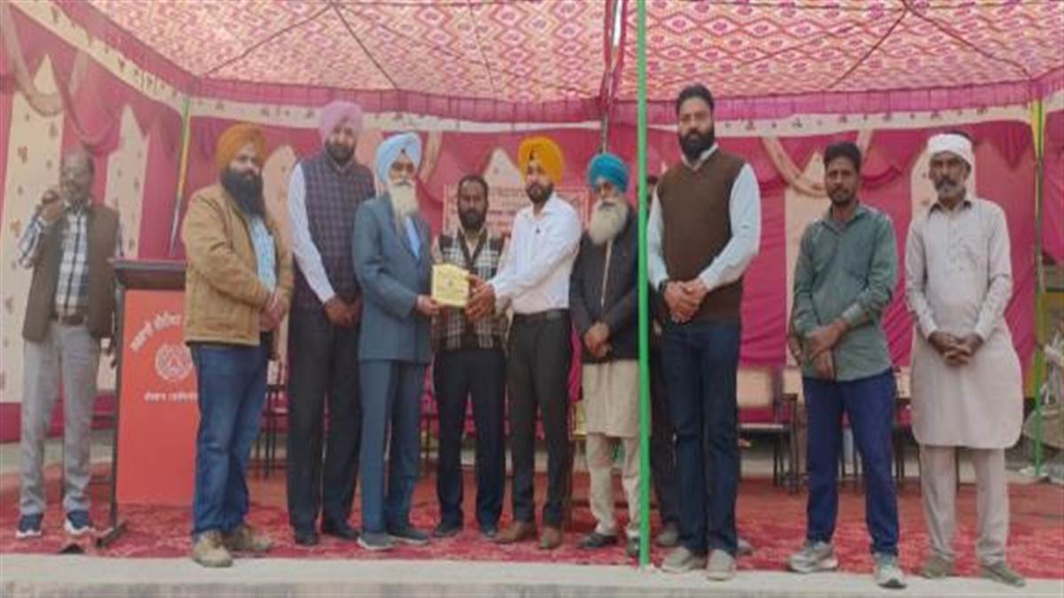 ਜਾਗਾਂਗੇ ਜਗਾਵਾਂਗੇ-ਵਾਤਾਵਰਣ ਬਚਾਵਾਂਗੇ’ ਦੇ ਨਾਅਰਿਆਂ ਨਾਲ ਗੂੰਜਿਆ ਸਕੂਲ ਦਾ ਕੰਪਲੈਕਸ