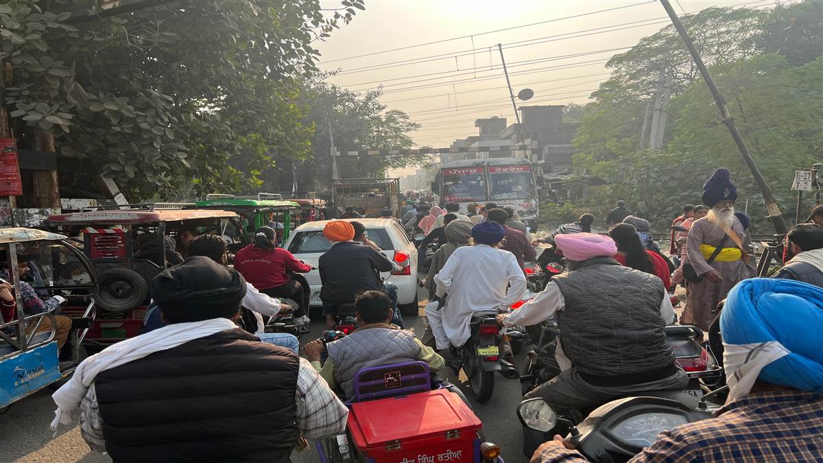 ਤਰਨਤਰਨ ਦੇ ਜੰਡਿਆਲਾ ਰੋਡ ਦਾ ਰੇਲਵੇ ਫਾਟਕ ਬਣਿਆ ਵੱਡੀ ਮੁਸੀਬਤ