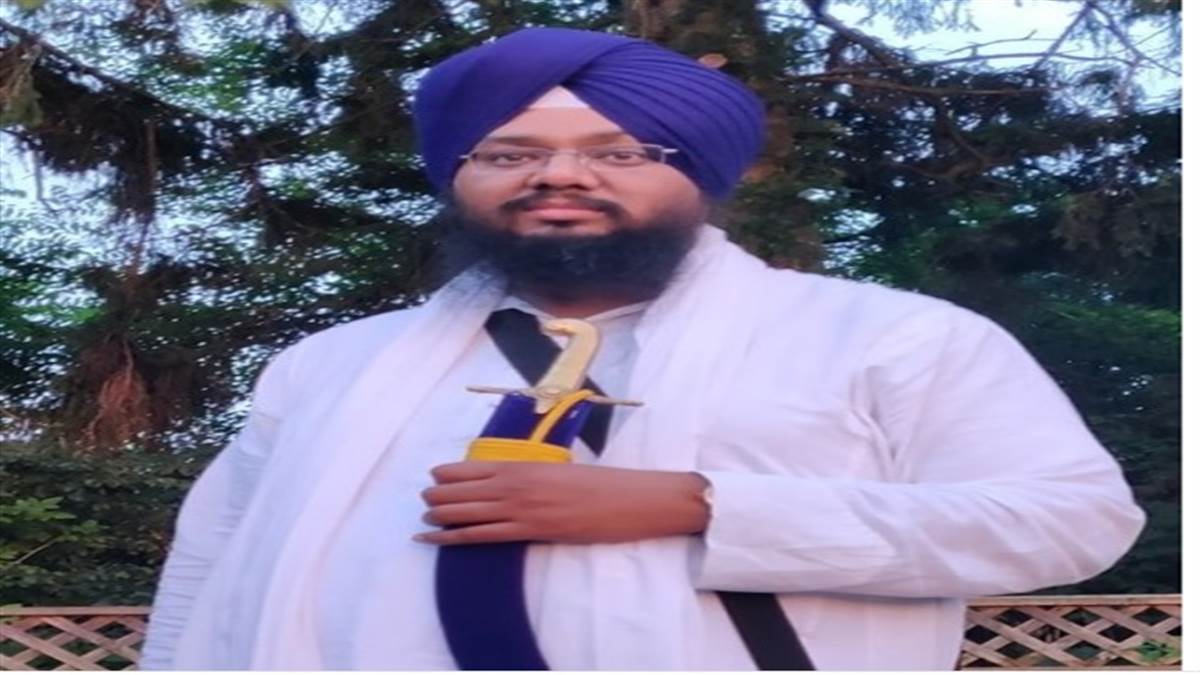 ਗਿ. ਅਮਰਜੀਤ ਸਿੰਘ ਨੂੰ ਮਿਲੀਆਂ ਸੱਚਖੰਡ ਸ੍ਰੀ ਹਰਿਮੰਦਰ ਸਾਹਿਬ ਦੇ ਮੁੱਖ ਗ੍ਰੰਥੀ ਦੀਆਂ ਸੇਵਾਵਾਂ,  ਗਿ. ਰਘਬੀਰ ਸਿੰਘ ਤੇ ਗਿ. ਸੁਲਤਾਨ ਸਿੰਘ ਨੇ ਲਈ ਵਿਦੇਸ਼ ਜਾਣ ਲਈ ਛੁੱਟੀ