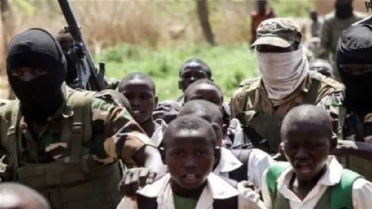 ਨਾਈਜੀਰੀਆ ਦੇ ਸਕੂਲ 'ਚ ਬੰਦੂਕਧਾਰੀਆਂ ਨੇ ਕੀਤਾ ਹਮਲਾ, 303 ਬੱਚੇ ਤੇ 12 ਅਧਿਆਪਕ ਕੀਤੇ ਅਗਵਾ