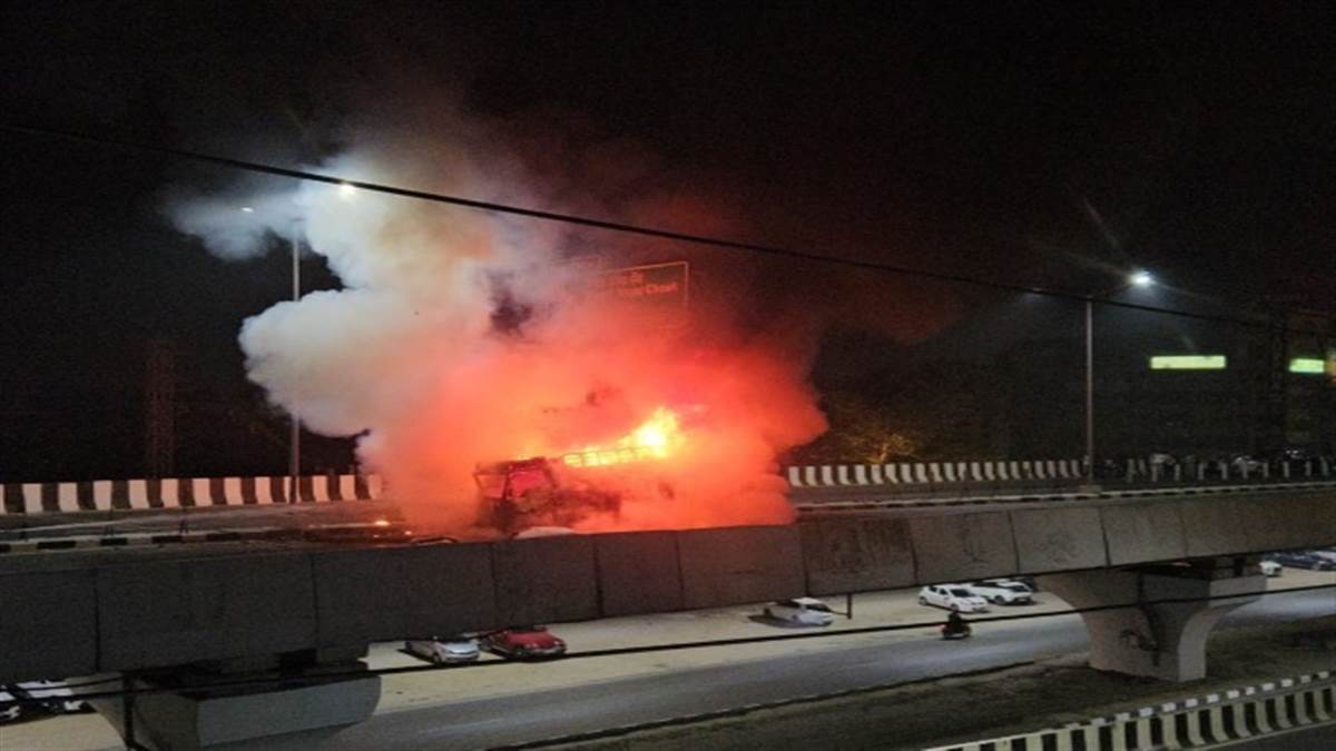 ਮਿੰਨੀ ਟਰੱਕ ਨੂੰ ਜ਼ੋਰਦਾਰ ਧਮਾਕੇ ਨਾਲ ਲੱਗੀ ਭਿਆਨਕ ਅੱਗ, ਡਰਾਈਵਰ ਦੀ ਮੌਤ