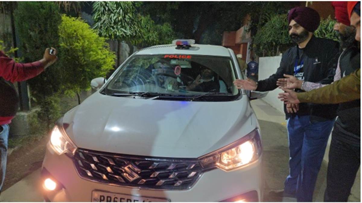 ਬਟਾਲਾ 'ਚ SDM ਦੇ ਘਰ ਵਿਜੀਲੈਂਸ ਦਾ ਛਾਪਾ, ਲੱਖਾਂ ਰੁਪਏ ਦੀ ਨਕਦੀ ਬਰਾਮਦ