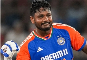 Sanju Samson ਜੇਕਰ ਕਰੀਅਰ ਬਚਾਉਣਾ ਹੈ ਤਾਂ ਇਸ ਜਾਲ 'ਚ ਦੁਬਾਰਾ ਨਾ ਫਸਣਾ... ਟੀ-20 ਵਰਲਡ ਕੱਪ 2026 ਤੋਂ ਪਹਿਲਾਂ ਦਿੱਗਜ ਨੇ ਦਿੱਤੀ ਵੱਡੀ ਨਸੀਹਤ