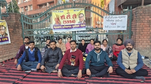 ਈਟੀਟੀ 5994 ਭਰਤੀ : ਡੀਪੀਆਈ ਦਫ਼ਤਰ ਅੱਗੇ ਧਰਨੇ ਦੇ 150 ਦਿਨ ਹੋਏ ਪੂਰੇ, 28 ਜਨਵਰੀ ਨੂੰ ਸੀਐੱਮ ਹਾਊਸ ਤੇ ਡੀਪੀਆਈ ਦਫ਼ਤਰ ਘੇਰਨਗੇ ਬੇਰੁਜ਼ਗਾਰ ਅਧਿਆਪਕ