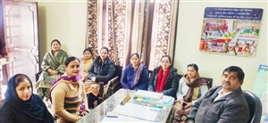 ਦਾਖਲਾ ਵਧਾਉਣ ਲਈ ਕਮੇਟੀ ਮੈਂਬਰਾਂ ਤੇ ਅਧਿਆਪਕਾਂ ਵੱਲੋਂ ਇਕੱਤਰਤਾ