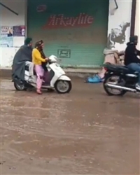 ਮੀਂਹ ਦਾ ਪਾਣੀ ਸੜਕਾਂ ’ਤੇ ਭਰਨ ਤੋਂ ਲੋਕ ਪਰੇਸ਼ਾਨ