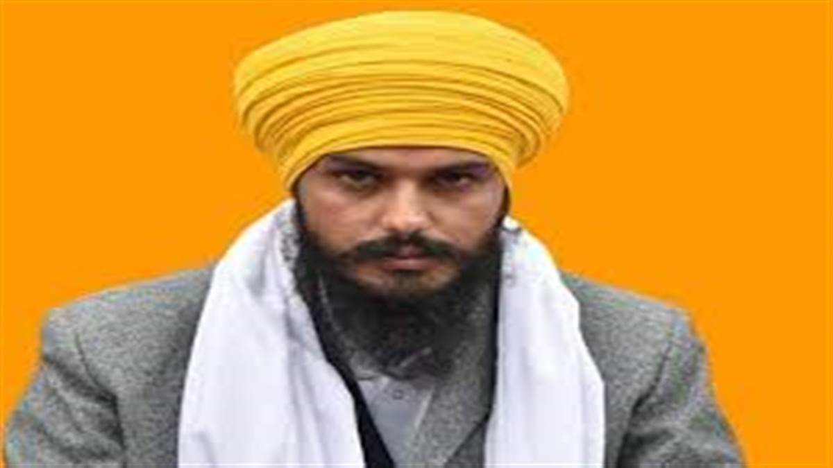 ਅੰਮ੍ਰਿਤਪਾਲ ਸਿੰਘ ਦੀ ਸੰਸਦੀ ਇਜਲਾਸ 'ਚ ਸ਼ਮੂਲੀਅਤ ਵਾਲੀ ਪਟੀਸ਼ਨ 'ਤੇ ਵੱਡਾ ਮੋੜ; ਜੱਜ ਨੇ ਖ਼ੁਦ ਨੂੰ ਕੀਤਾ ਵੱਖ! ਹੁਣ ਹਾਈ ਕੋਰਟ ਦਾ ਵਿਸ਼ੇਸ਼ ਬੈਂਚ ਕਰੇਗਾ ਸੁਣਵਾਈ