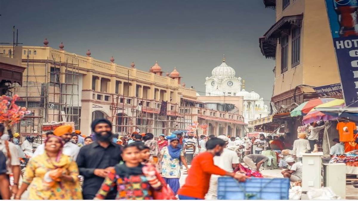 ਕੁਝ ਸਾਲ ਪਹਿਲਾਂ ਇਕ ਸਰਕਾਰ ਨੇ ਕੁਝ ਸ਼ਹਿਰਾਂ ਨੂੰ ਵਿਸ਼ਵ ਪੱਧਰ ਦੇ ਬਣਾਉਣ ਦਾ ਵਾਅਦਾ ਕੀਤਾ ਸੀ। ਕੀ ਉਹ ਵਾਅਦਾ ਪੂਰਾ ਹੋ ਪਾਇਆ? ਕੀ ਕੋਈ ਵੀ ਸ਼ਹਿਰ ਸਾਫ਼-ਸੁਥਰਾ ਹੋਏ ਬਿਨਾਂ ਵਰਲਡ ਕਲਾਸ ਦਾ ਸ਼ਹਿਰ ਬਣ ਸਕਦਾ ਹੈ? ਵਿਸ਼ਵ ਪੱਧਰ ਦਾ ਬਣਾਉਣ ਵਾਸਤੇ ਬਹੁਤ ਸਾਰੇ ਮਿਆਰਾਂ ’ਤੇ ਖ਼ਰਾ ਉਤਰਨਾ ਪੈਂਦਾ ਹੈ ਜਿਨ੍ਹਾਂ ’ਚੋਂ ਸਭ ਤੋਂ ਵੱਡਾ ਤੇ ਪ੍ਰਮੁੱਖ ਮਿਆਰ ਹੈ ਸ਼ਹਿਰਾਂ ਦਾ ਸਾਫ਼ ਹੋਣਾ।