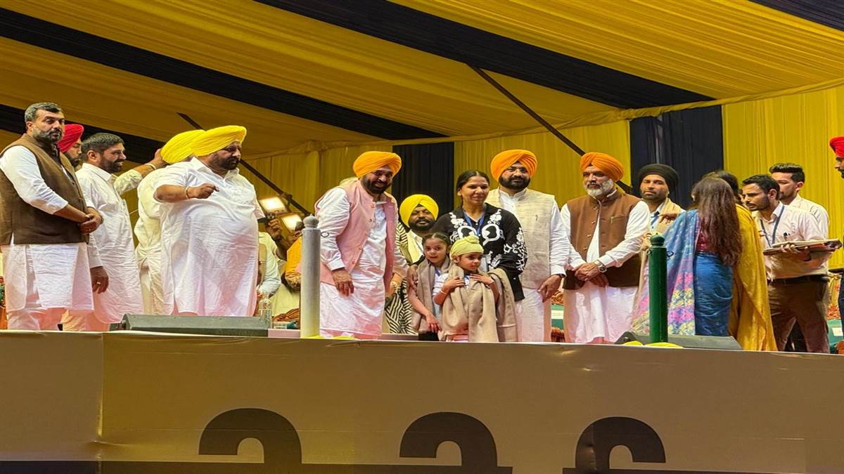 ਸ਼ਹੀਦ ਕਿਸੇ ਪਰਿਵਾਰ ਦੇ ਨਹੀਂ, ਪੂਰੇ ਦੇਸ਼ ਦਾ ਸਰਮਾਇਆ ਹੁੰਦੇ ਹਨ : ਭਗਵੰਤ ਮਾਨ