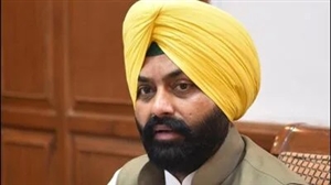 DM ਰੰਧਾਵਾ ਸੁਸਾਈਡ ਕੇਸ : ਸਾਬਕਾ ਮੰਤਰੀ ਲਾਲਜੀਤ ਸਿੰਘ ਭੁੱਲਰ ਗ੍ਰਿਫ਼ਤਾਰ; ਪੋਸਟ ਲਿਖ ਕੇ ਆਖੀ ਆਤਮ ਸਮਰਪਣ ਦੀ ਗੱਲ