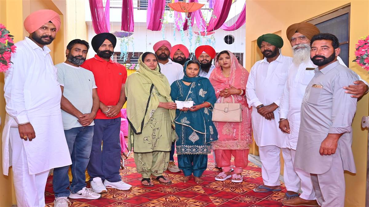 ਪੰਚਾਇਤ ਵੱਲੋਂ ਧੀ ਦੇ ਵਿਆਹ ਮੌਕੇ ਸ਼ਗਨ ਭੇਟ
