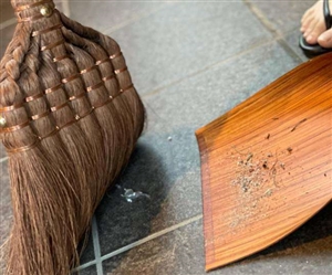 Vastu Tips For Broom: ਭੁੱਲ ਕੇ ਵੀ ਇਸ ਥਾਂ 'ਤੇ ਨਾ ਰੱਖੋ ਝਾੜੂ, ਜ਼ਰੂਰ ਰੱਖੋ ਇਨ੍ਹਾਂ ਵਾਸਤੂ ਨਿਯਮਾਂ ਦਾ ਧਿਆਨ
