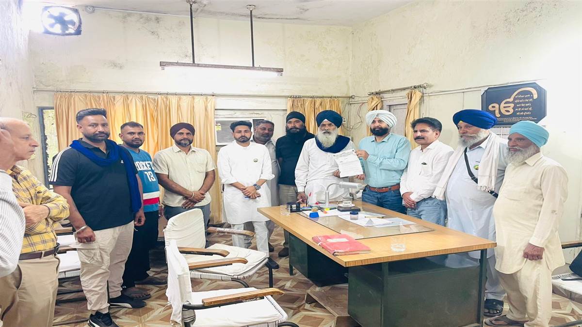 ਬਿਜਲੀ ਸਮੱਸਿਆ ਨੂੰ ਲੈ ਕੇ ਐੱਸਸੀ ਨੂੰ ਮੰਗ ਪੱਤਰ ਸੌਂਪਿਆ