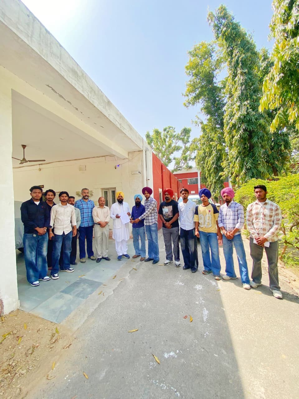 ਪੰਜਾਬ ਸਟੂਡੈਂਟਸ ਯੂਨੀਅਨ ਵੱਲੋਂ ਢੁੱਡੀਕੇ ਕਾਲਜ ’ਚ ਵਿਧਾਇਕ ਬਿਲਾਸਪੁਰ ਨੂੰ ਸੌਂਪਿਆ ਮੰਗਪੱਤਰ