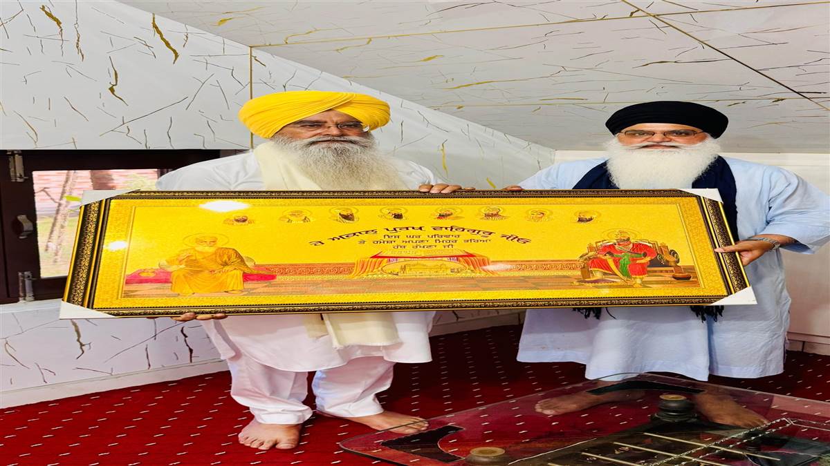 ਕੈਬਨਿਟ ਮੰਤਰੀ ਗੁਰਮੀਤ ਸਿੰਘ ਖੁੱਡੀਆਂ ਦਾ ਸੰਤ ਬਾਬਾ ਗੁਰਦੀਪ ਸਿੰਘ ਵੱਲੋਂ ਸਨਮਾਨ