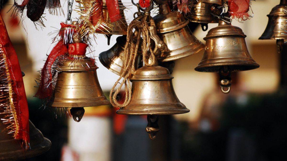 vidhi upaaye temple bell use of this bell in the house removes negativity