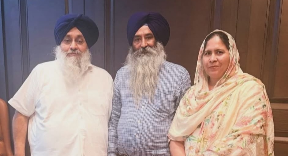 ਕੌਂਸਲਰ ਸੰਦੀਪ ਕੌਰ ਤੇ ਜਥੇਦਾਰ ਗਿੱਲ ਨੇ ਸੁਖਬੀਰ ਬਾਦਲ ਨਾਲ ਕੀਤੀ ਮੁਲਾਕਾਤ
