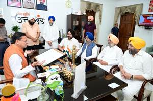 ਕਰਨਪ੍ਰਯਾਗ ਘਟਨਾ 'ਤੇ CM ਧਾਮੀ ਨੂੰ ਮਿਲਿਆ ਦਿੱਲੀ ਕਮੇਟੀ ਦਾ ਵਫ਼ਦ, ਪੱਖਪਾਤ ਕਰਨ ਵਾਲੇ ਪੁਲਿਸ ਵਾਲਿਆਂ 'ਤੇ ਡਿੱਗੇਗੀ ਗਾਜ਼