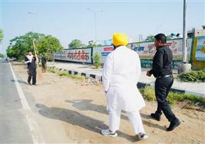 ਨਗਰ ਨਿਗਮ ਕਮਿਸ਼ਨਰ ਮੋਗਾ ਨੂੰ ਨੋਟਿਸ ਜਾਰੀ ਕਰਨ ਦੇ ਹੁਕਮ