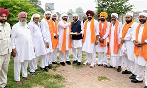 ਵਿਧਾਇਕ ਨਰੇਸ਼ ਕਟਾਰੀਆ ਨੇ ਨਵੇਂ ਚੇਅਰਮੈਨਾਂ ਦਾ ਕੀਤਾ ਸਨਮਾਨ