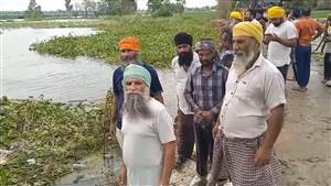ਸੱਕੀ ਕਿਰਨ ਨਾਲੇ 'ਚ ਪਾਣੀ ਦਾ ਪੱਧਰ ਵਧਿਆ, ਪੁੱਲ ਟੁੱਟਣ ਦਾ ਖਦਸ਼ਾ; ਲੋਕਾਂ ਨੂੰ ਹੱਥਾਂ ਪੈਰਾਂ ਦੀ ਪਈ