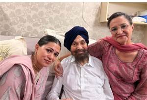 ਬਲਵੰਤ ਸਿੰਘ ਰਾਮੂਵਾਲੀਆ ਦੀ ਸਿਹਤ ਨਾਸਾਜ਼: ਬਿਮਾਰੀ 'ਚ ਵੀ ਬੁਲੰਦ ਹੌਸਲੇ ਨਾਲ ਧੀਆਂ ਨੂੰ ਸੁਣਾਈ 'ਅੰਬਰ ਦੀਏ ਪਰੀਏ' ਕਵਿਤਾ