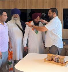 ਅਕਾਲੀ ਦਲ ਨੂੰ ਵੱਡਾ ਝਟਕਾ : ਕਈ ਆਗੂ ਤੇ ਸਮਰਥਕ ਕਾਂਗਰਸ 'ਚ ਸ਼ਾਮਲ, ਜੀਤੀ ਸਿੱਧੂ ਨੇ ਕੀਤਾ ਨਿੱਘਾ ਸਵਾਗਤ
