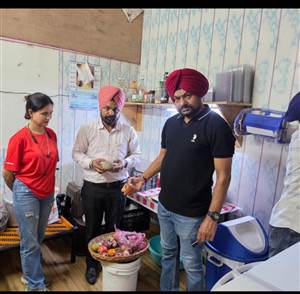 30 ਲੀਟਰ ਮਿਆਦ ਪੁੱਗ ਚੁੱਕੇ ਕੋਲ ਡਰਿੰਕ ਤੇ ਗਲੇ ਸੜੇ ਫ਼ਲ ਸਿਹਤ ਵਿਭਾਗ ਨੇ ਕਰਵਾਏ ਨਸ਼ਟ