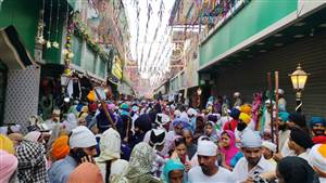 ਬਾਬਾ ਫਰੀਦ ਜੀ ਦੇ ਰੰਗ ’ਚ ਰੰਗਿਆ ਫਰੀਦਕੋਟ, ਵਿਸ਼ਾਲ ਨਗਰ ਕੀਰਤਨ ਸਜਾਇਆ