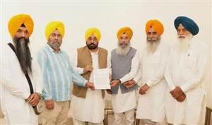SGPC ਮੈਂਬਰ ਚਾਵਲਾ ਮਾਮਲੇ ’ਚ SIT ਜਾਂਚ ਦੀ ਮੰਗ ਨੂੰ ਲੈ ਕੇ ਸ਼੍ਰੋਮਣੀ ਅਕਾਲੀ ਦਲ (ਪੁਨਰ ਸੁਰਜੀਤ) ਦੇ ਵਫ਼ਦ ਨੇ ਮੁੱਖ ਮੰਤਰੀ ਭਗਵੰਤ ਸਿੰਘ ਮਾਨ ਨਾਲ ਕੀਤੀ ਮੁਲਾਕਾਤ