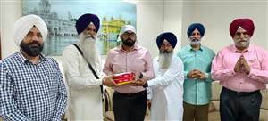ਸ੍ਰੀ ਗੁਰੂ ਰਾਮਦਾਸ ਜੀ ਦੇ ਪ੍ਰਕਾਸ਼ ਦਿਹਾੜੇ ਸਬੰਧੀ ਡੀਸੀ ਤੇ ਹੋਰਨਾਂ ਨੂੰ ਦਿੱਤਾ ਸੱਦਾ ਪੱਤਰ
