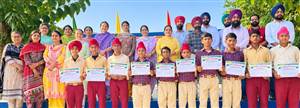 ਨੇਚਰ ਕੈਂਪ ’ਚ ਹਿੱਸਾ ਲੈਣ ਵਾਲੇ ਲੁਠੇੜੀ ਸਕੂਲ ਦੇ ਵਿਦਿਆਰਥੀਆਂ ਦਾ ਸਨਮਾਨ
