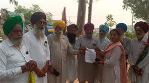 ਰਾਸ਼ਟਰਪਤੀ ਦੇ ਨਾਂ ਡਿਪਟੀ ਕਮਿਸ਼ਨਰ ਨੂੰ ਤਹਿਸੀਲਦਾਰ ਰਾਹੀਂ ਮੰਗ ਪੱਤਰ ਸੌਂਪਿਆ