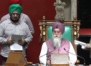 Video : 'ਇਨ੍ਹਾਂ ਨੇ ਖ਼ਬਰਾਂ ਛਪਵਾਉਣੀਆਂ ਹਨ', ਖੇਤੀਬਾੜੀ ਮੰਤਰੀ ਦੇ ਜਵਾਬ ਦੌਰਾਨ ਵਿਰੋਧੀ ਧਿਰ ਤੇ ਸੱਤਾਧਾਰੀ ਧਿਰ ਆਹਮੋ-ਸਾਹਮਣੇ, ਵਿਧਾਨ ਸਭਾ 'ਚ ਹਾਈਵੋਲਟੇਜ ਹੰਗਾਮਾ