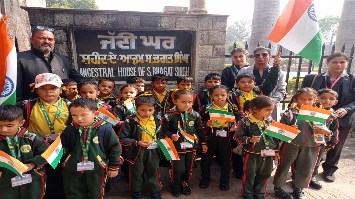 ਬਾਲ ਵਾਟਿਕਾ ਸਕੂਲ ਵੱਲੋਂ ਰੰਗਲੇ ਪੰਜਾਬ ਦੇ ਐਜੂਕੇਸ਼ਨਲ ਟੂਰ ਕਰਵਾਇਆ