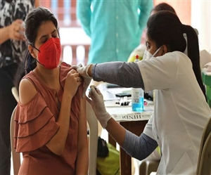 Covid Vaccination In India : ਭਾਰਤ 'ਚ 162.73 ਕਰੋੜ ਲੋਕਾਂ ਨੂੰ ਲੱਗੀ ਕੋਰੋਨਾ ਵੈਕਸੀਨ ਦੀ ਡੋਜ਼, ਇੱਥੇ ਦੇਖੋ ਪੂਰੀ ਜਾਣਕਾਰੀ
