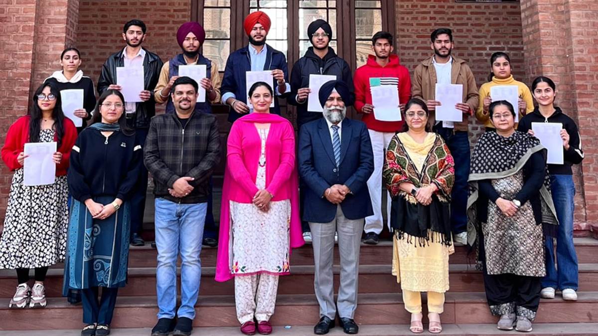 ਖਾਲਸਾ ਕਾਲਜ ਦੇ 10 ਵਿਦਿਆਰਥੀਆਂ ਦੀ ਬੈਂਕ ਵੱਲੋਂ ਚੋਣ