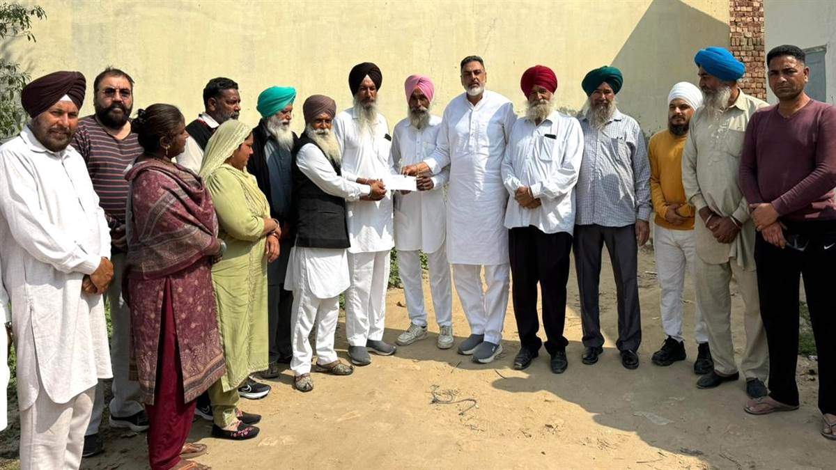 23 ਪੰਚਾਇਤਾਂ ਨੂੰ ਸੌਂਪੇ 5-5 ਲੱਖ ਰੁਪਏ ਦੇ ਚੈੱਕ