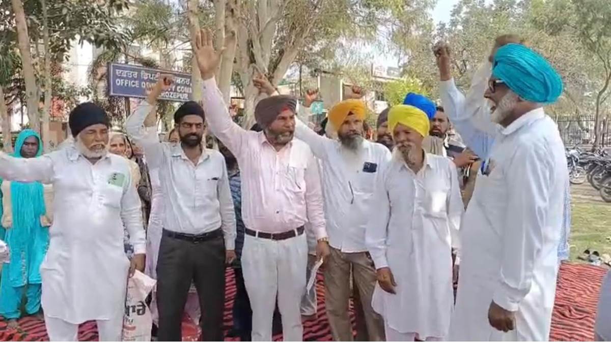 ਨਿਰਧਾਰਿਤ ਰੇਟਾਂ ਅਨੁਸਾਰ ਮਜ਼ਦੂਰੀ ਨਾ ਦੇਣ ਸਬੰਧੀ ਵਿਚਾਰ-ਚਰਚਾ