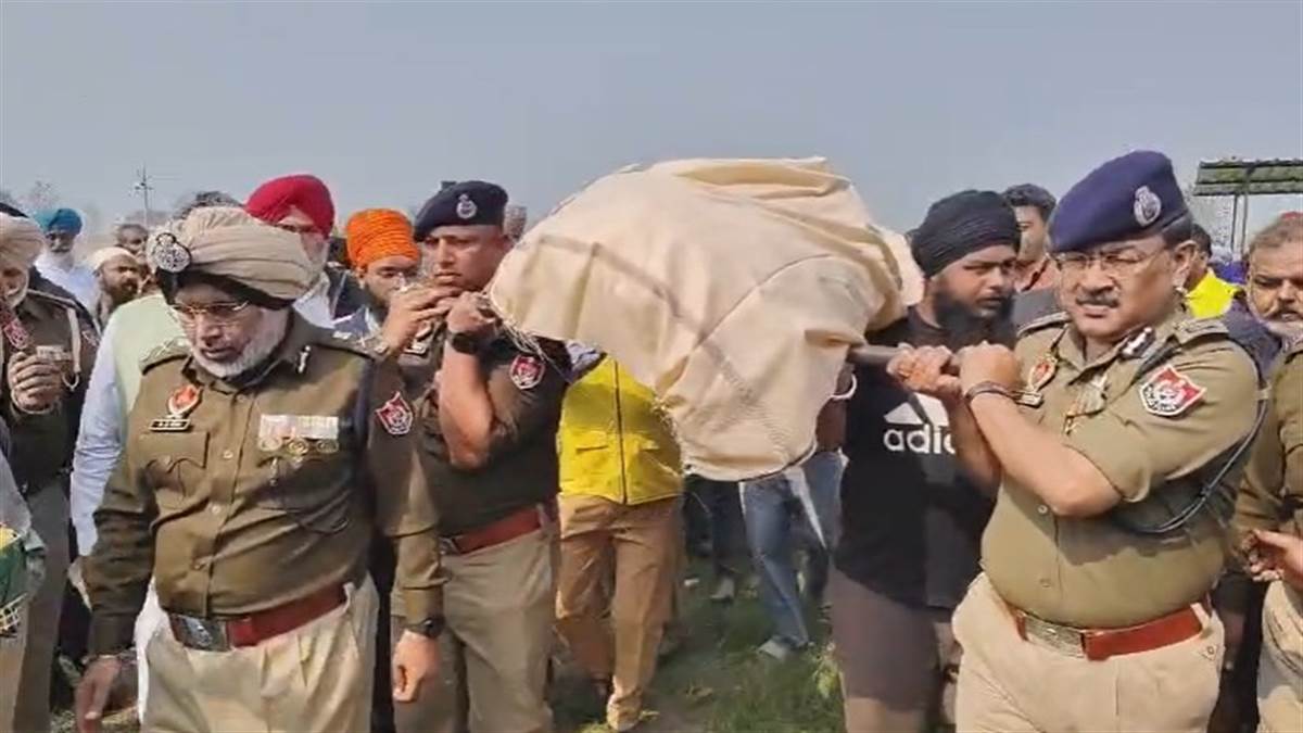 ਸ਼ਹੀਦ ਗੁਰਨਾਮ ਸਿੰਘ ਦਾ ਹੋਇਆ ਅੰਤਿਮ ਸਸਕਾਰ, ਧੀ ਨੇ ਕਿਹਾ ਪਿਤਾ ਨੂੰ ਧੋਖੇ ਨਾਲ ਮਾਰਿਆ