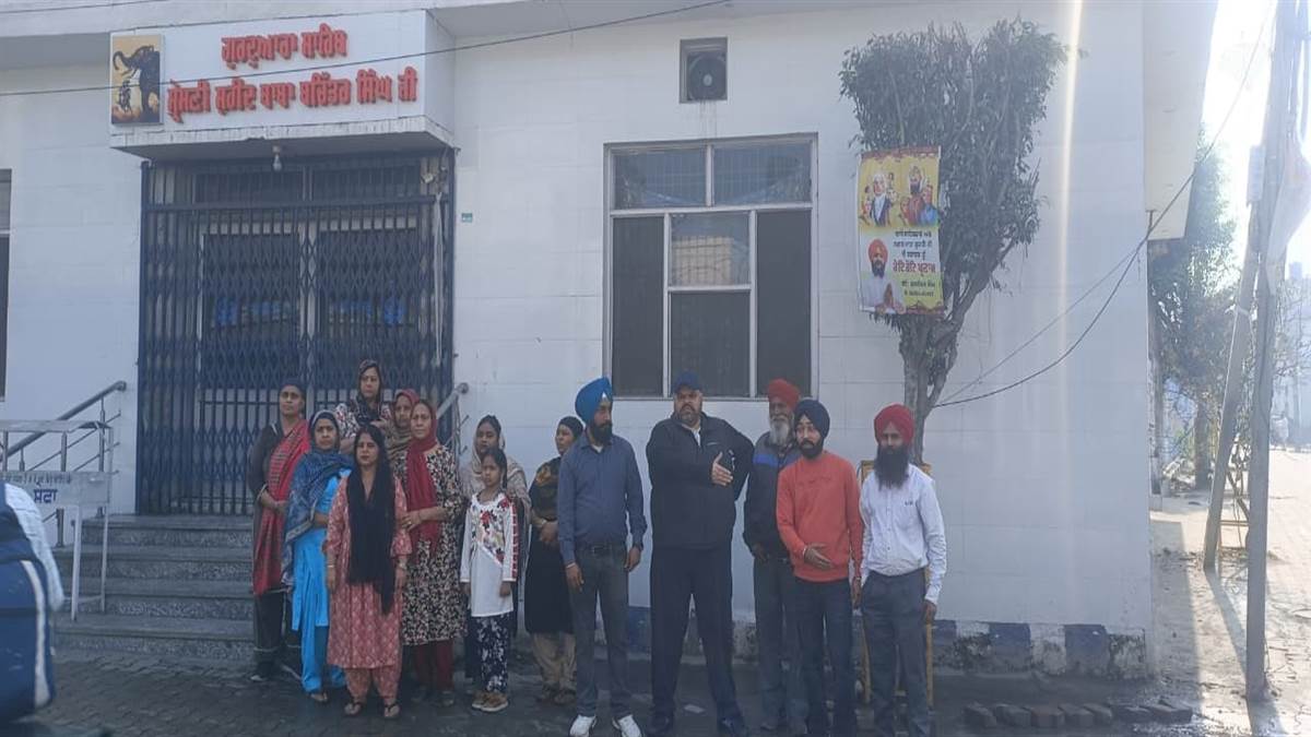 ਗੰਦੇ ਪਾਣੀ ਤੇ ਕੂੜੇ ਦੇ ਢੇਰਾਂ ਤੋਂ ਨਿਕਲਦੀ ਬਦਬੂ ਤੋਂ ਲੋਕ ਪ੍ਰੇਸ਼ਾਨ, ਕੀਤਾ ਰੋਸ ਪ੍ਰਗਟ